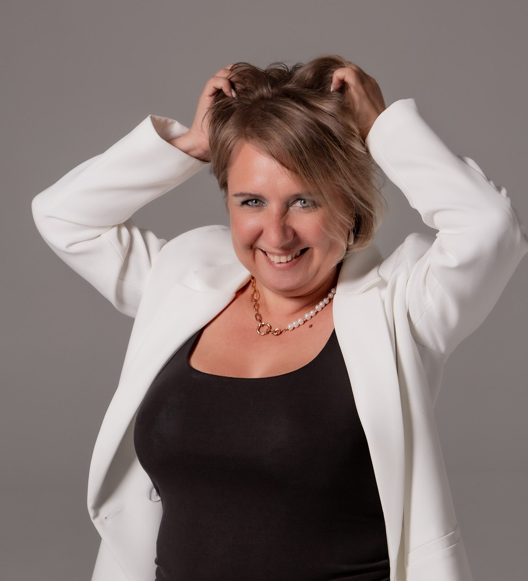 Ирина - эксперт по ИИ инструментам